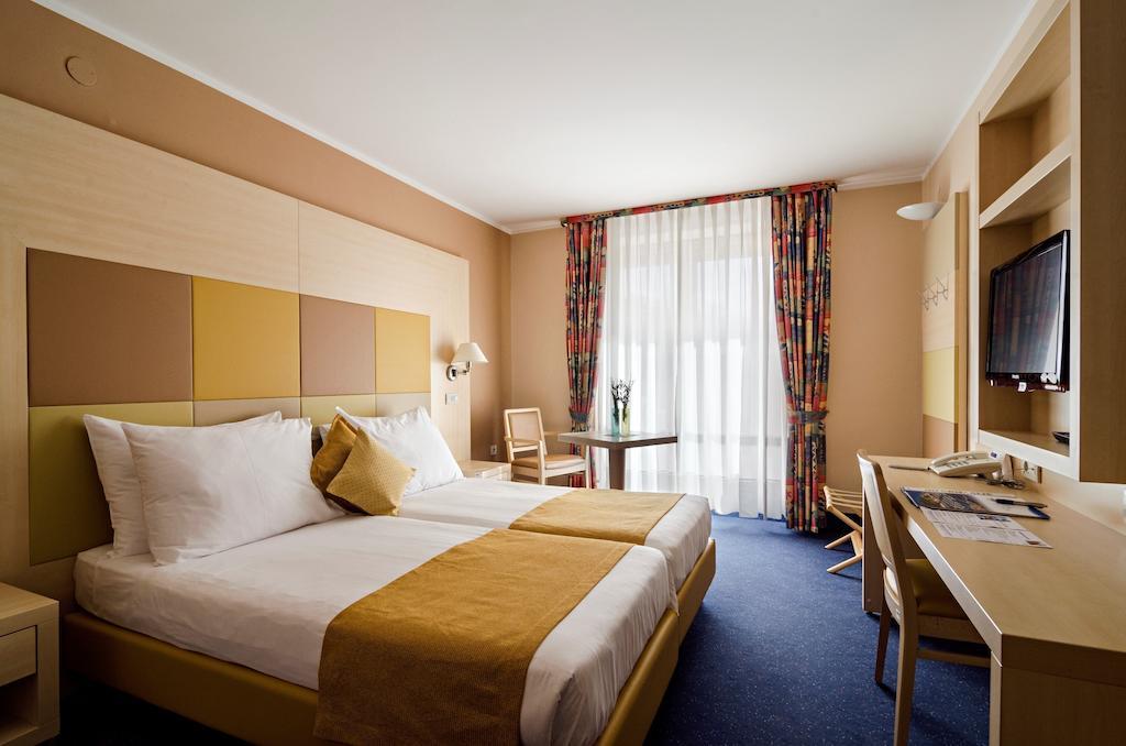 Hotel Delfin Izola Bilik gambar
